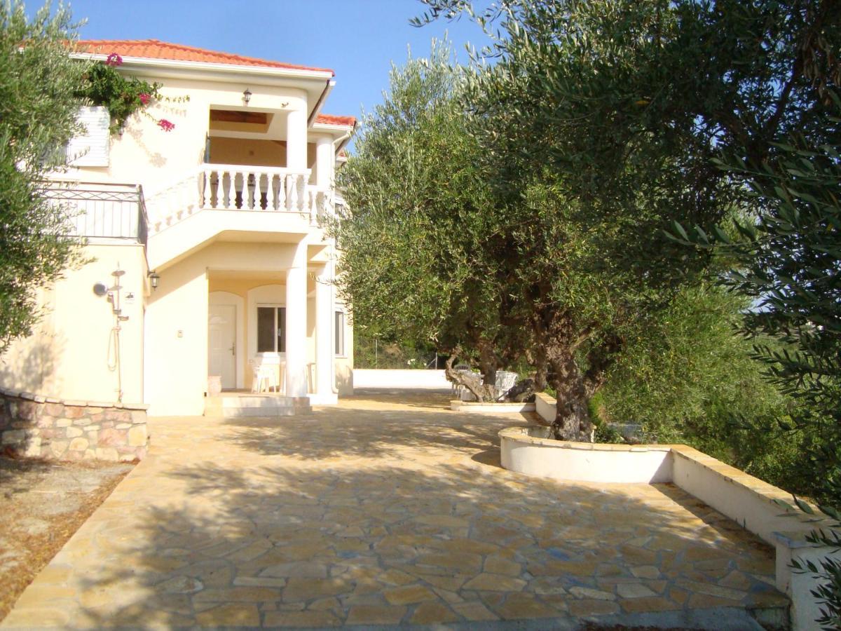 Villa Carisma Livadhakia Экстерьер фото